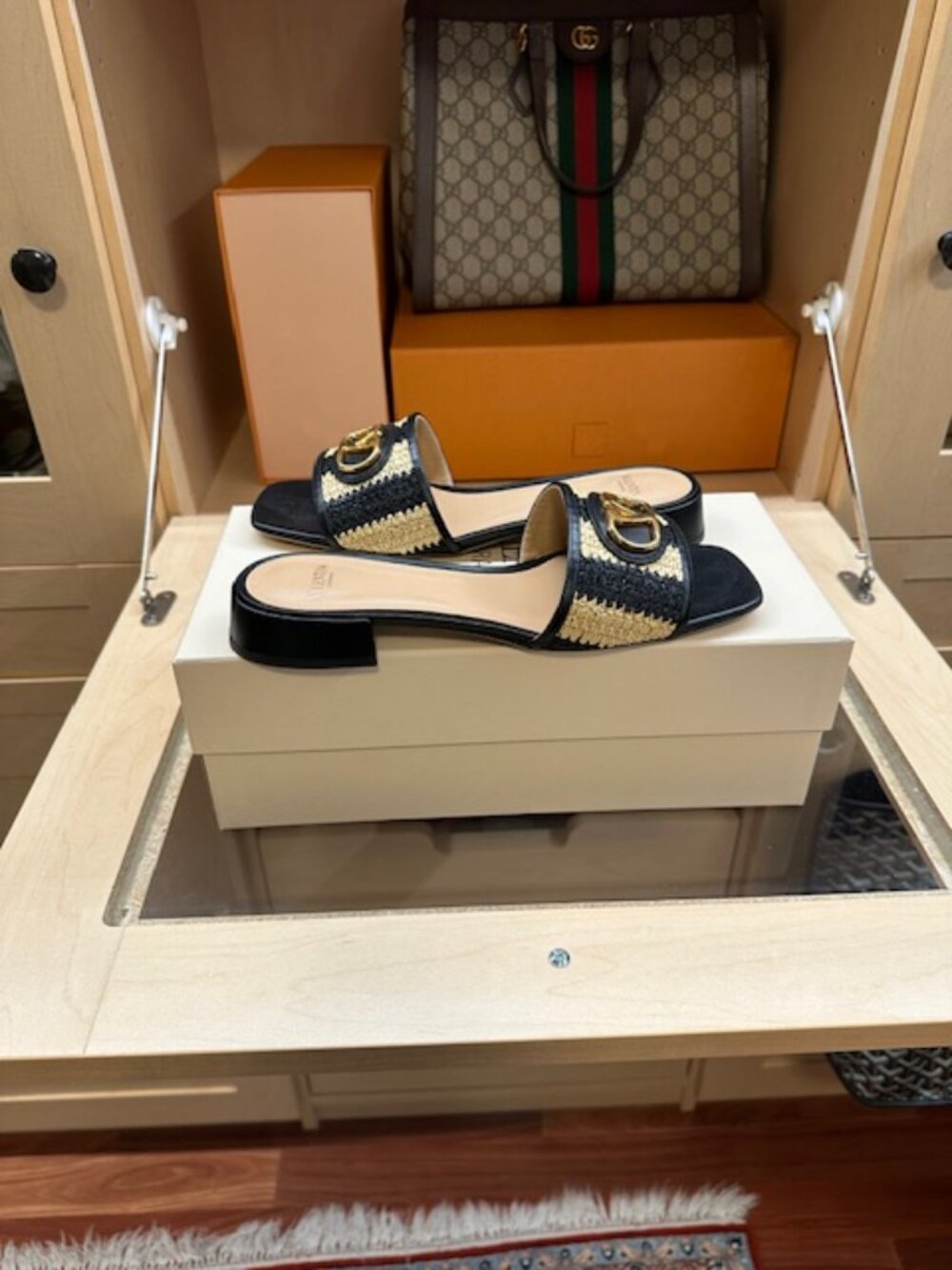 Valentino Garavani Crochet Size 38 Slide Sandal